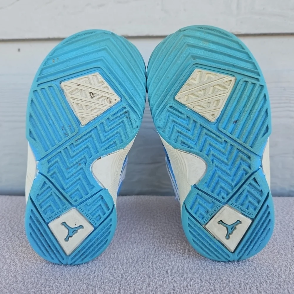 Nike Air Jordan Play In These 2 Toddler Size 6C Carolina Blue Hook & Loop